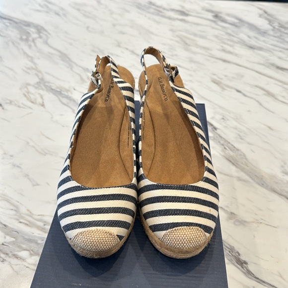 Navy and Cream Sling Back Wedge size 9m - Picture 2 of 6